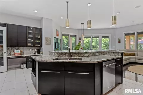 Kitchen - 5405 Reserve Blvd, Springfield, IL 62711 photo 6 of 7