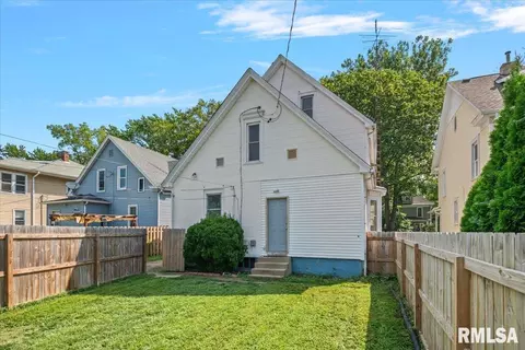 Exterior - 815 S Douglas Ave, Springfield, IL 62704 photo 4 of 6