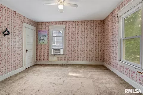 Bedroom - 815 S Douglas Ave, Springfield, IL 62704 photo 2 of 8