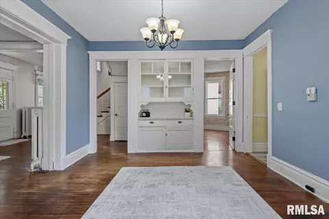 Dining - 815 S Douglas Ave, Springfield, IL 62704 photo 1 of 1