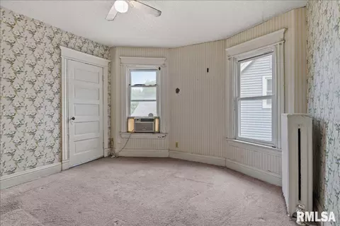 Bedroom - 815 S Douglas Ave, Springfield, IL 62704 photo 5 of 8