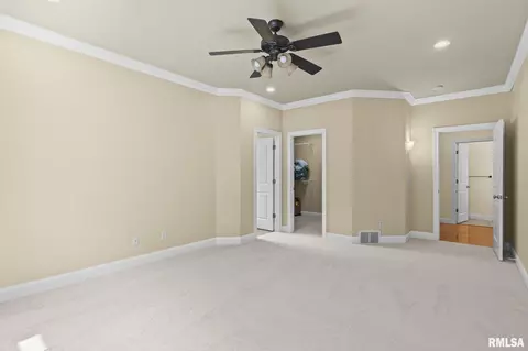 Bedroom - 2312 W Laurel Ave, Springfield, IL 62704 photo 3 of 8
