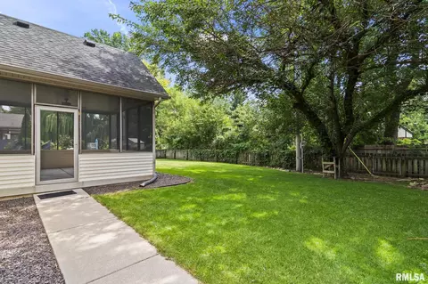 Exterior - 2312 W Laurel Ave, Springfield, IL 62704 photo 7 of 7