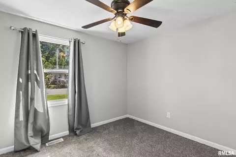 Bedroom - 2617 Kent Dr, Springfield, IL 62703 photo 6 of 8