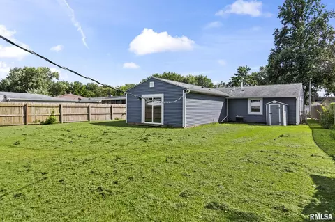 Exterior - 2617 Kent Dr, Springfield, IL 62703 photo 4 of 6