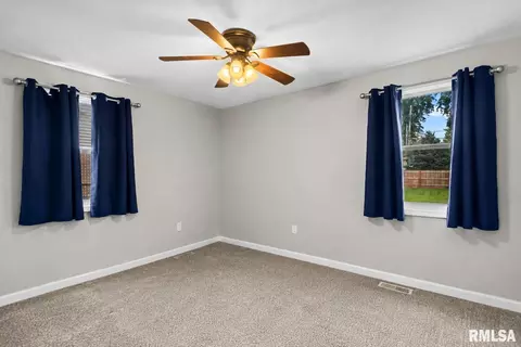 Bedroom - 2617 Kent Dr, Springfield, IL 62703 photo 7 of 8