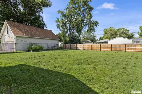 Exterior - 2617 Kent Dr, Springfield, IL 62703 photo 6 of 6