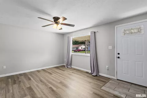 Living - 2617 Kent Dr, Springfield, IL 62703 photo 1 of 3