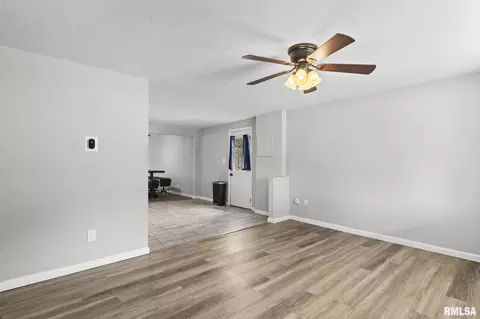 Living - 2617 Kent Dr, Springfield, IL 62703 photo 2 of 3