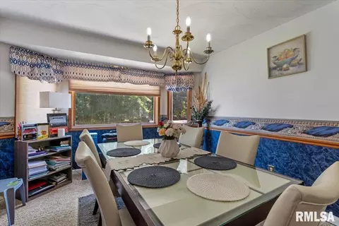 Dining - 1808 Hunter Ridge Dr, Springfield, IL 62704 photo 2 of 2