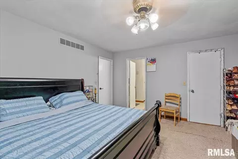 Bedroom - 1808 Hunter Ridge Dr, Springfield, IL 62704 photo 5 of 6