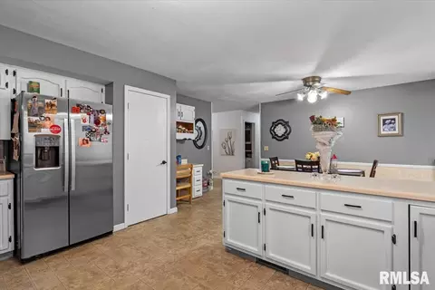 Entry Way - 1808 Hunter Ridge Dr, Springfield, IL 62704 photo 3 of 3