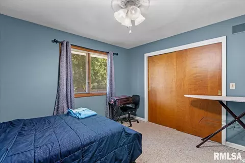 Bedroom - 1808 Hunter Ridge Dr, Springfield, IL 62704 photo 2 of 6