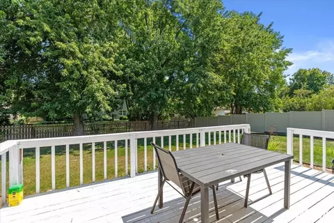 Exterior - 1808 Hunter Ridge Dr, Springfield, IL 62704 photo 2 of 6