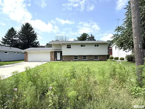 1944 N Seminary St, Galesburg, IL 61401