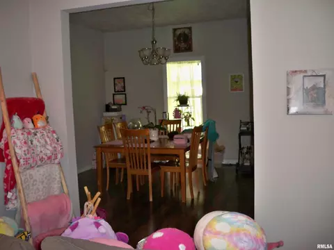 Dining - 500 Williams St, Springfield, IL 62704 photo 1 of 2