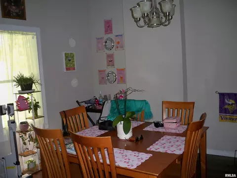 Dining - 500 Williams St, Springfield, IL 62704 photo 2 of 2