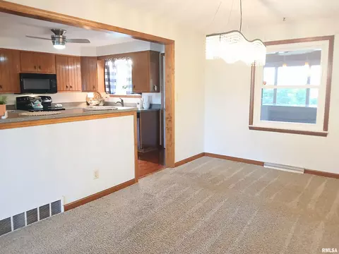 Dining - 65 Lambert Ln, Springfield, IL 62704 photo 1 of 1