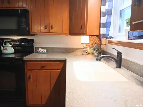 Kitchen - 65 Lambert Ln, Springfield, IL 62704 photo 1 of 4