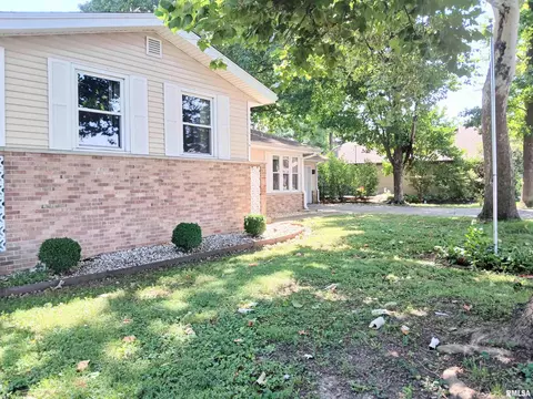 Exterior - 65 Lambert Ln, Springfield, IL 62704 photo 2 of 10