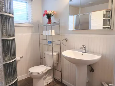 Bath - 65 Lambert Ln, Springfield, IL 62704 photo 1 of 5