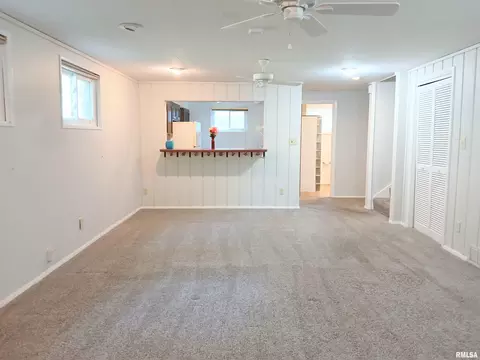 Living - 65 Lambert Ln, Springfield, IL 62704 photo 5 of 5