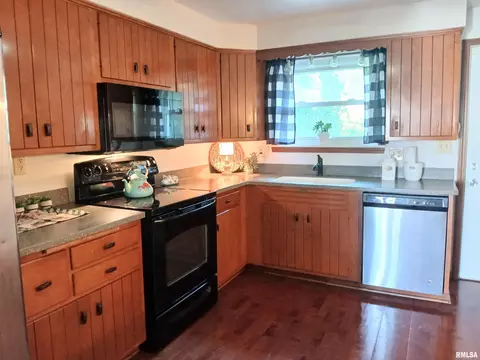 Kitchen - 65 Lambert Ln, Springfield, IL 62704 photo 3 of 4