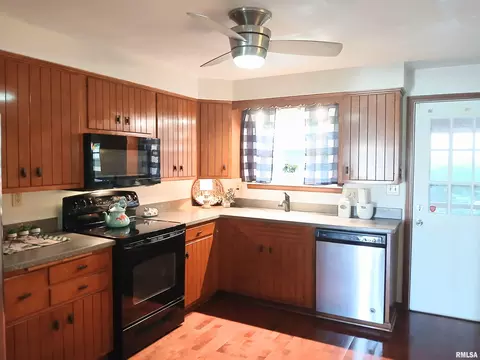 Kitchen - 65 Lambert Ln, Springfield, IL 62704 photo 2 of 4