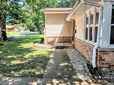 Exterior - 65 Lambert Ln, Springfield, IL 62704 photo 3 of 10