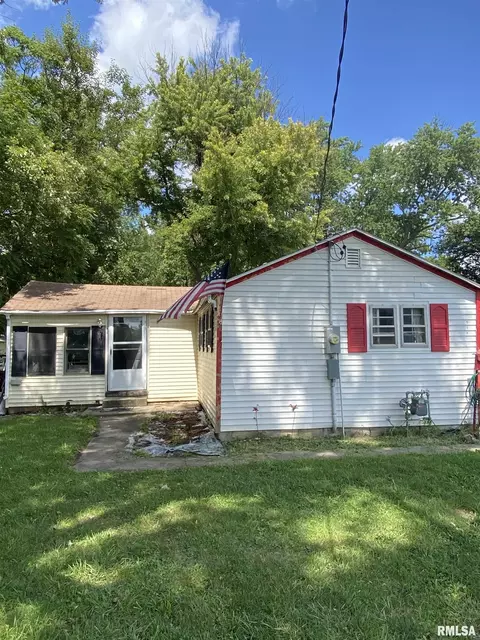 518 W Walnut St, Jacksonville, IL 62650