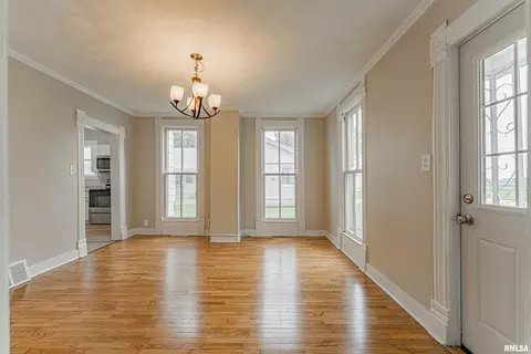 Living - 120 E Mccormick Ave, Emden, IL 62635 photo 3 of 4
