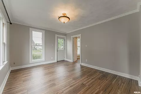 Living - 120 E Mccormick Ave, Emden, IL 62635 photo 2 of 4