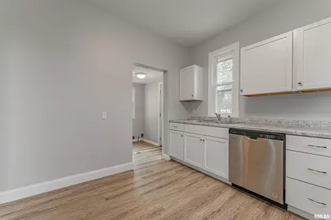 Entry Way - 120 E Mccormick Ave, Emden, IL 62635 photo 1 of 4