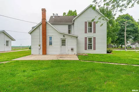 Exterior - 120 E Mccormick Ave, Emden, IL 62635 photo 2 of 4