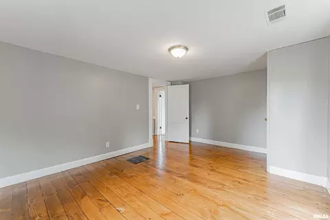 Bedroom - 120 E Mccormick Ave, Emden, IL 62635 photo 5 of 7