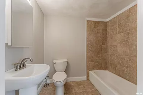 Bath - 120 E Mccormick Ave, Emden, IL 62635 photo 1 of 1