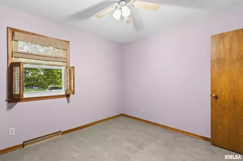 Bedroom - 2340 Grinnell Dr, Springfield, IL 62704 photo 8 of 8