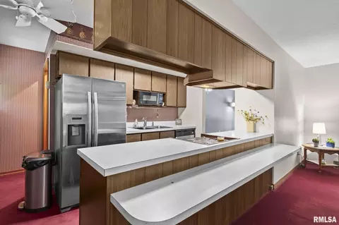 Kitchen - 2340 Grinnell Dr, Springfield, IL 62704 photo 5 of 5