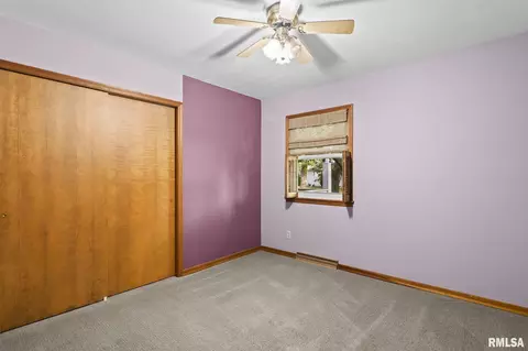 Bedroom - 2340 Grinnell Dr, Springfield, IL 62704 photo 7 of 8
