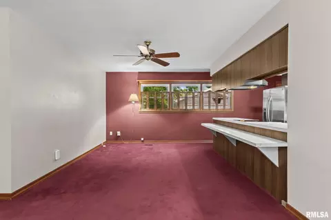 Living - 2340 Grinnell Dr, Springfield, IL 62704 photo 6 of 7