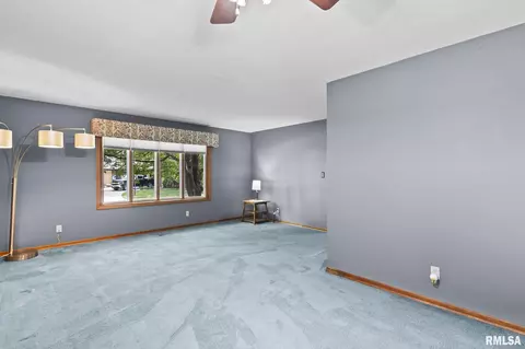 Living - 2340 Grinnell Dr, Springfield, IL 62704 photo 1 of 7