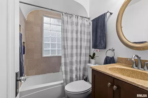 Bath - 2109 S State St, Springfield, IL 62704 photo 1 of 1