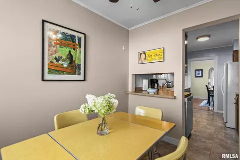 Dining - 2109 S State St, Springfield, IL 62704 photo 5 of 5