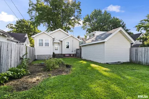 Exterior - 2109 S State St, Springfield, IL 62704 photo 2 of 3
