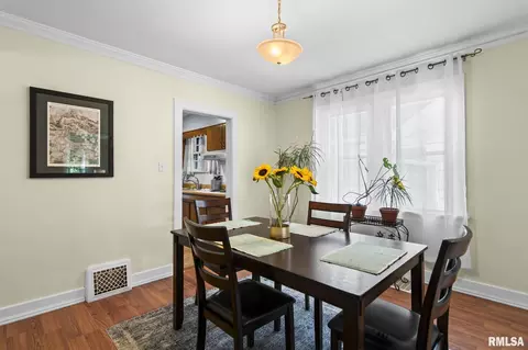 Dining - 2109 S State St, Springfield, IL 62704 photo 1 of 5