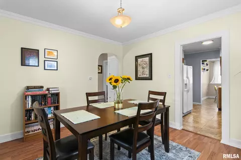 Dining - 2109 S State St, Springfield, IL 62704 photo 3 of 5
