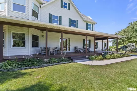 Exterior - 1998 Chelsea Dr, Springfield, IL 62712 photo 4 of 18