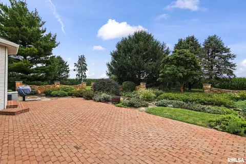 Exterior - 1998 Chelsea Dr, Springfield, IL 62712 photo 9 of 18
