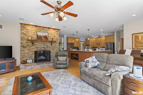 Living - 1998 Chelsea Dr, Springfield, IL 62712 photo 1 of 4