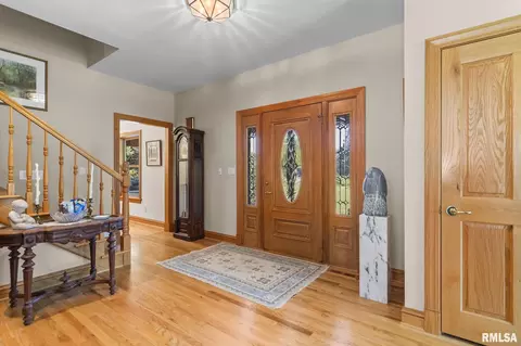 Entry Way - 1998 Chelsea Dr, Springfield, IL 62712 photo 2 of 8